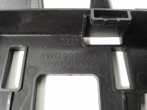 AUDI A4 B9 (2015–2026) Muu kinnitus 8W0907368 - 2