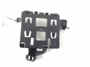 AUDI A4 B9 (2015–2026) Muu kinnitus 8W0907368 - 3