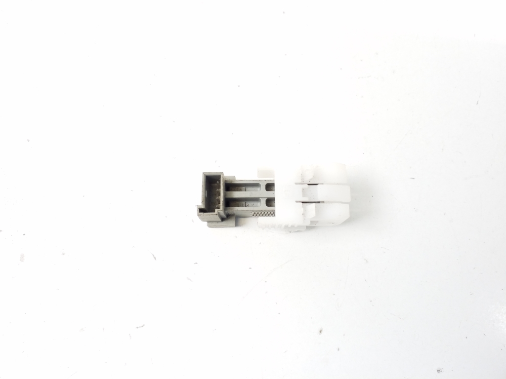 Mercedes Benz CLA-Class W117 (2013–2019) Piduripedaali lüliti A0015456309 Mercedes Benz CLA-Class W117 (2013–2019) Piduripedaali lüliti A0015456309