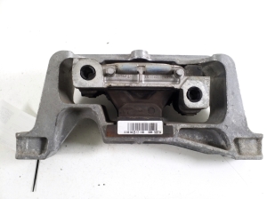 Mercedes Benz B-Class 246 (2011–2017) Engine mount A2462402517 - 2