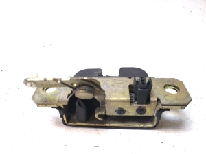Volkswagen Passat B5 (1997–2005) Trunk lid lock 3B9827505 - 5