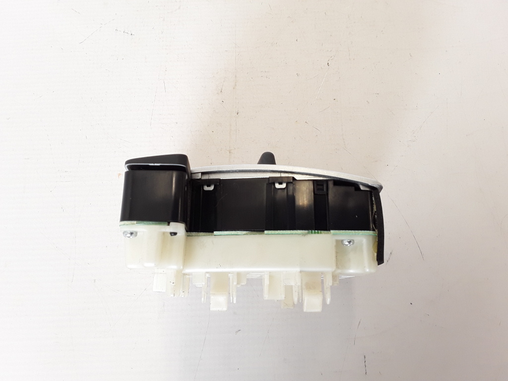 RENAULT Laguna 3 generation (2007-2015) Climate  Control Unit 275100002R 21090151