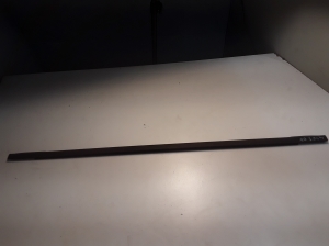 Rear side door outer window molding - EM2BR20562