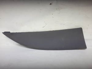 Esiukse polster ja selle osad - 1P0867113