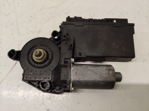 AUDI A4 B7 (2004–2008) Front door window regulator motor 8E1959802B - 3