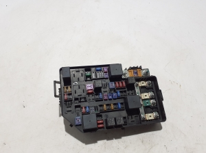 Fuse boxes - 10685112