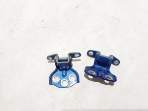 Rear side door upper hinge - 50011625