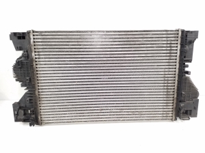 Mercedes Benz A-Class 177 (2018–2026) Vahejahuti radiaator A2475000100 - 2