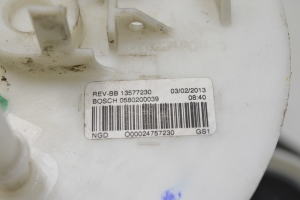 Opel Astra J (2009–2017) Kütusepump paagis 13577230 - 5