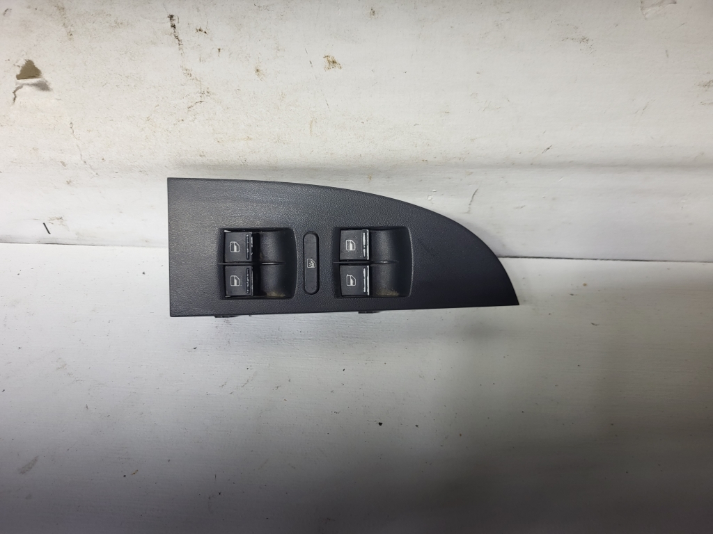 Seat Leon (2005–2012) Front door glass switch 1P1867171A Seat Leon (2005–2012) Front door glass switch 1P1867171A