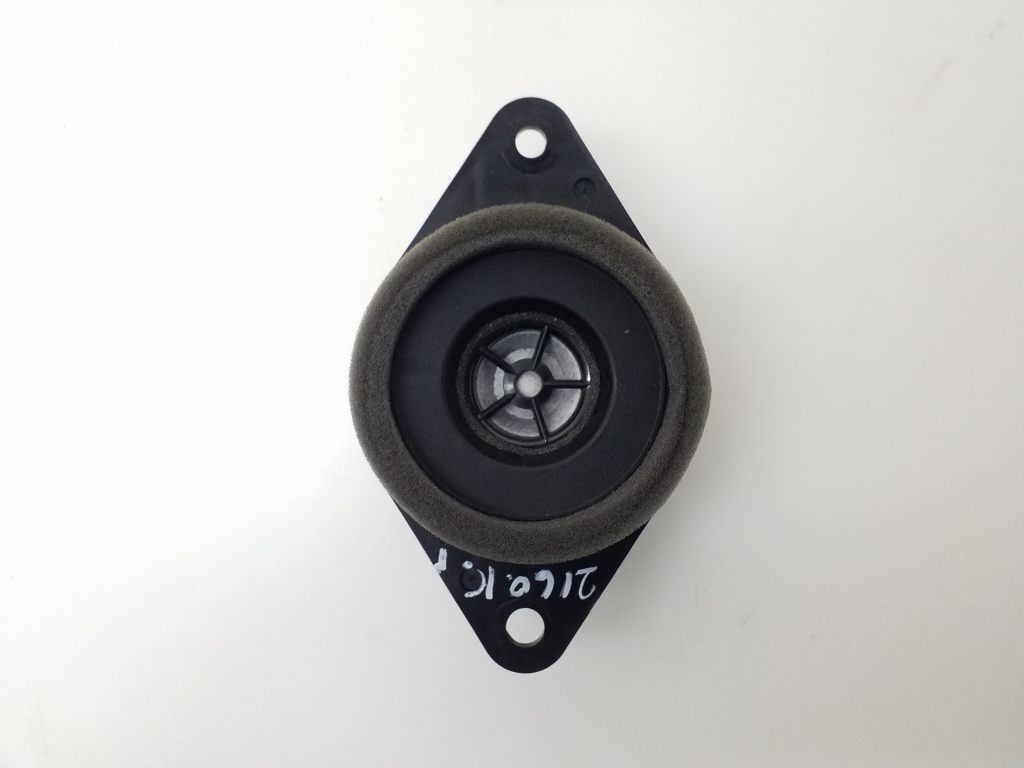 TOYOTA RAV4 4 generation (XA40) (2012-2018) Subwoofer 8615042010 20302614