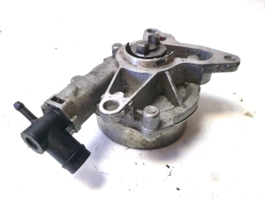 NISSAN X-Trail T32 (2013–2021) Vaakumpump 146503760R - 2