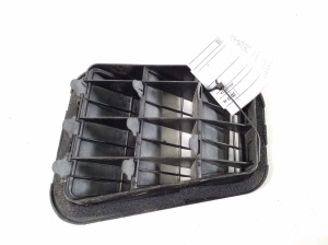 Hyundai Kona (2017–2023) Rear fender vent grille 975102F200 - 2