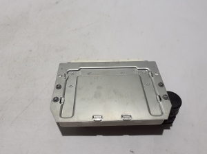 Porsche Panamera 970 (2009–2016) Air suspension control unit 97061815518 - 2