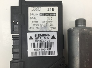 AUDI A4 B6 (2000–2005) Esiukse aknatõstuki mootor 8E2959801B - 4