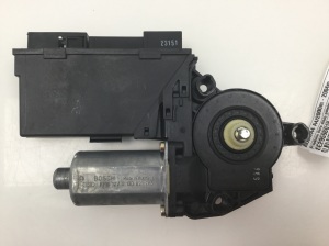 Fensterhebermotor vorne - 8E2959801B