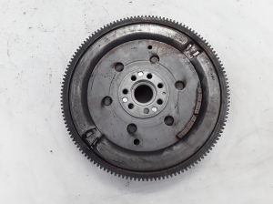  Clutch flywheel 