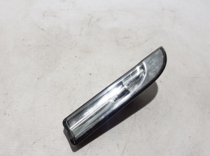 Porsche Panamera 970 (2009–2016) Front fender turn signal 97063103302 - 3