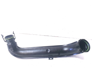 Volkswagen Passat B8 (2014–2023) Intercooler hose 04E145673B - 4
