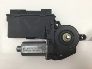 Fensterhebermotor vorne - 8E2959801B