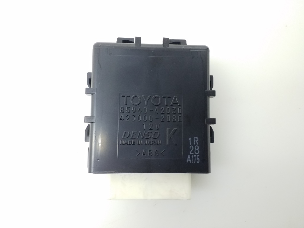 Used TOYOTA RAV 4 Wiper relay 8594042030