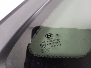 Hyundai Kona (2017–2023) Aizmugurējā spārna sānu stikls 87820J9000 - 4