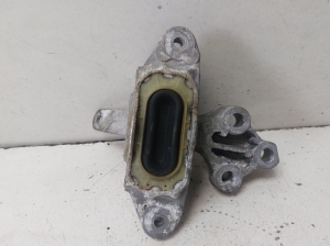 Engine mount - 13248549