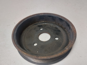 Opel Astra J (2009–2017) Riemenscheibe Wasserpumpe 55565243 - 4