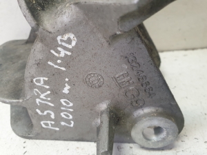Opel Astra J (2009–2017) Engine bracket 13248664 - 2