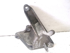 Opel Astra J (2009–2017) Engine bracket 13248664 - 4