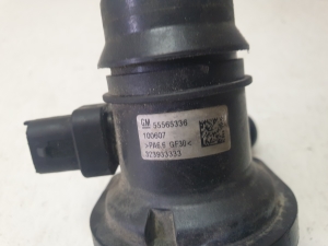 Opel Astra J (2009–2017) Termostata korpuss 55565336 - 3