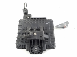 Hyundai Kona (2017–2023) Batteriehalter 37150K4000 - 2