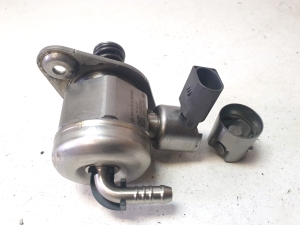 Volkswagen Passat B8 (2014–2023) Kütusepump 04E127025B - 2