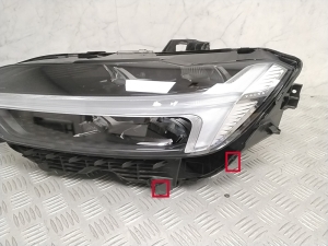 VOLVO XC60 (2017–2026) Esituli 32420430 - 7