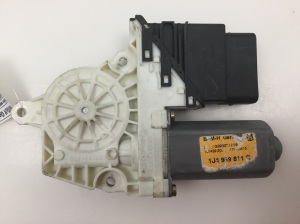 Volkswagen Golf IV (1997–2003) Rear side door window regulator motor 1J4959811C - 2