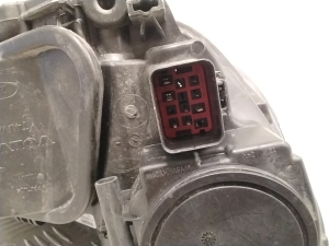 VOLVO V40 (2012–2019) Headlight 31420003 - 3