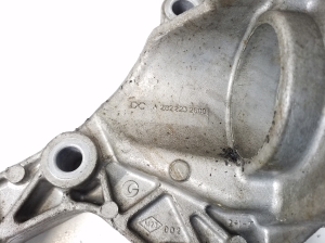 Mercedes Benz A-Class 177 (2018–2026) Front drive shaft bracket A2822232600 - 3