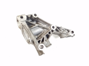Mercedes Benz A-Class 177 (2018–2026) Front drive shaft bracket A2822232600 - 4
