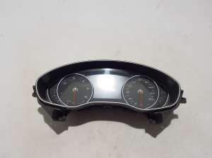 Kombiinstrument - 4G8920935A