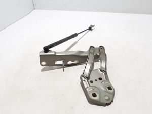 VOLVO XC40 (2017–2026) Hood hinge 31356753 - 3
