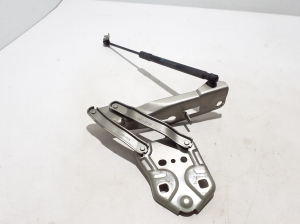 VOLVO XC40 (2017–2026) Hood hinge 31356752 - 3