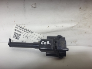 TOYOTA Corolla (2012–2018) Scheinwerferwaschdüse 85207-02140 - 2