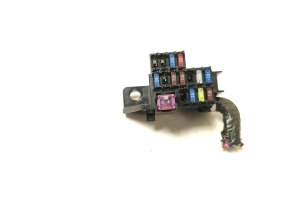   Boîtier de fusibles habitacle  - D09W66730 