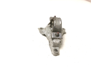  Halter der Antriebswelle vorne  -  