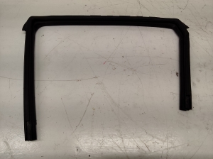 Rear side door seal on the door - 82331BA60B