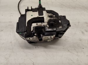 NISSAN Qashqai (2006–2013) Aizmugurējo durvju slēdzene 82500JD900 - 2