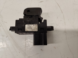 NISSAN Qashqai (2006–2013) Schalter el. Fensterheber hinten 25411 - 3
