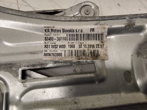 Kia Sportage (2010–2016) Priekšējo durvju logu pacēlāja rāmis 824803U110 - 2