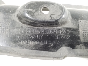 AUDI A3 8V (2012–2020) Esiporitiiva muu osa 8V0821112C - 2