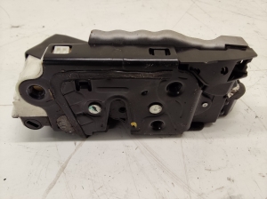 Rear side door lock - 527680